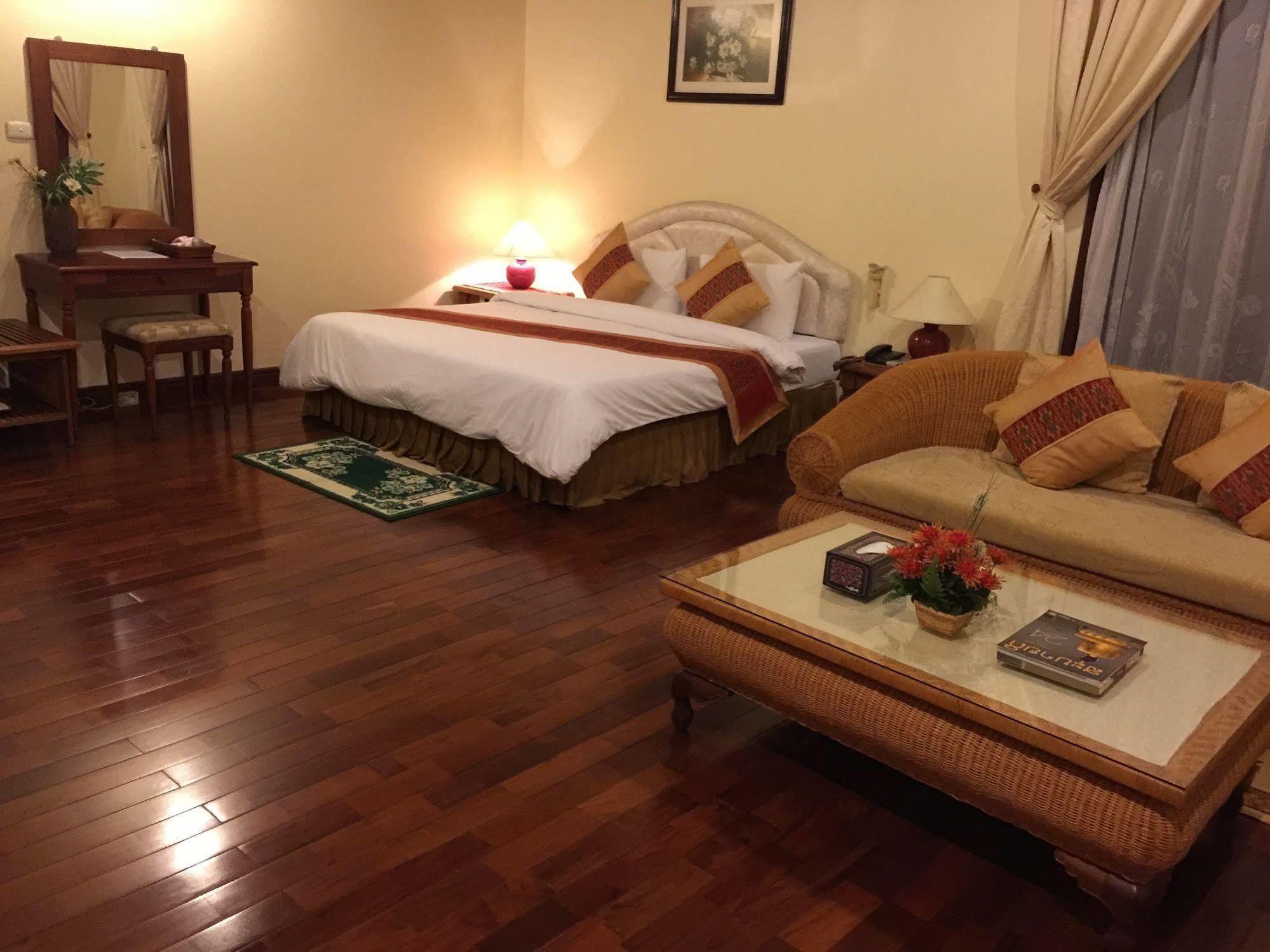Champasak Palace Hotel Pakxe Eksteriør billede