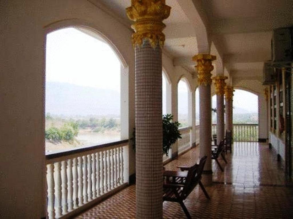 Champasak Palace Hotel Pakxe Eksteriør billede